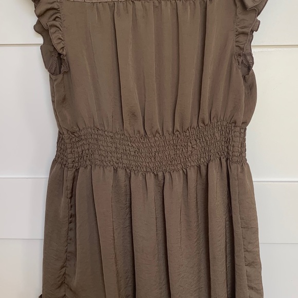 Luster Tunic Top with Lace and Ruffle Cap Sleeves - Picture 4 of 7